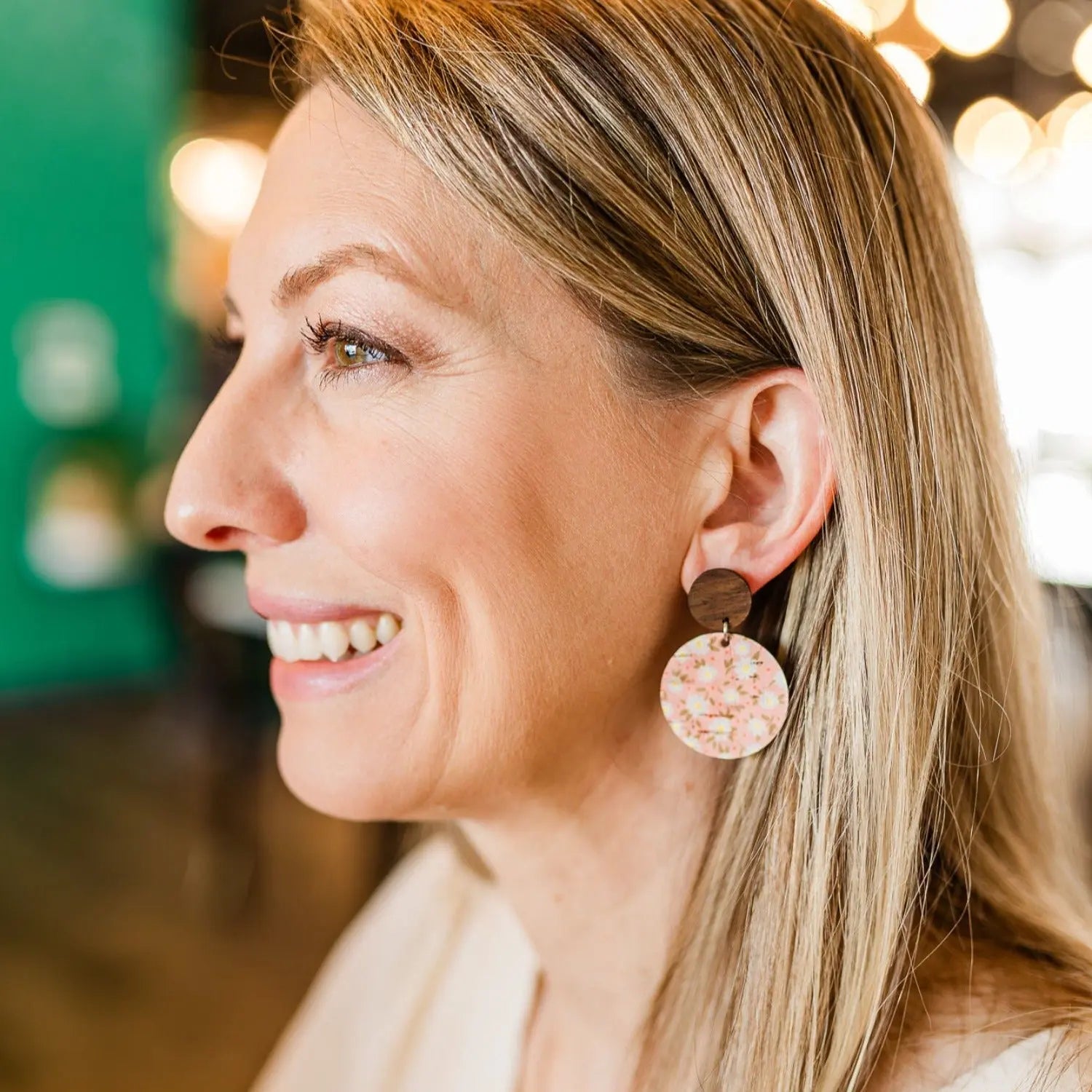 Liyra- Peach Daisy Creek + Elm