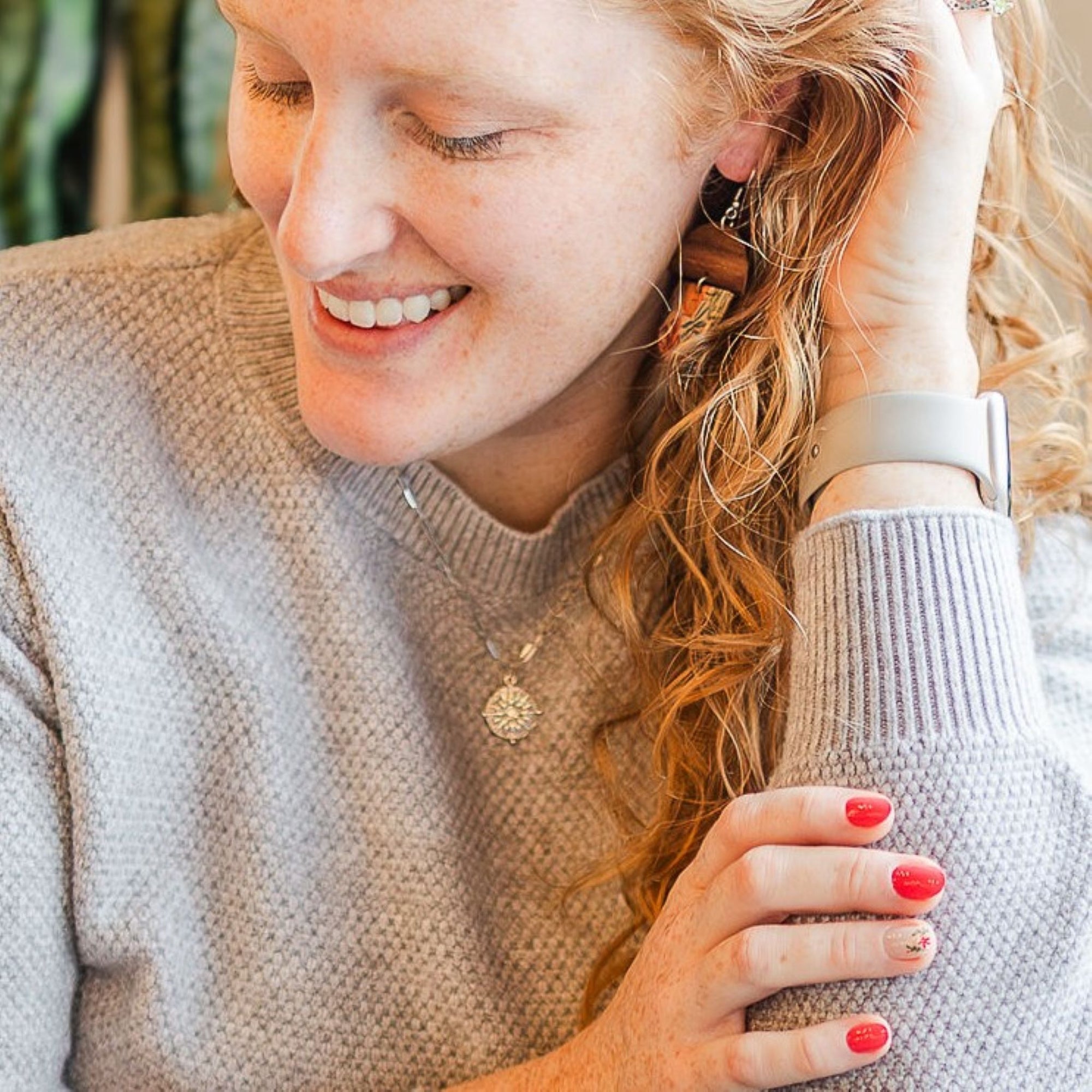 journey stainless steel silver necklace on smiling model