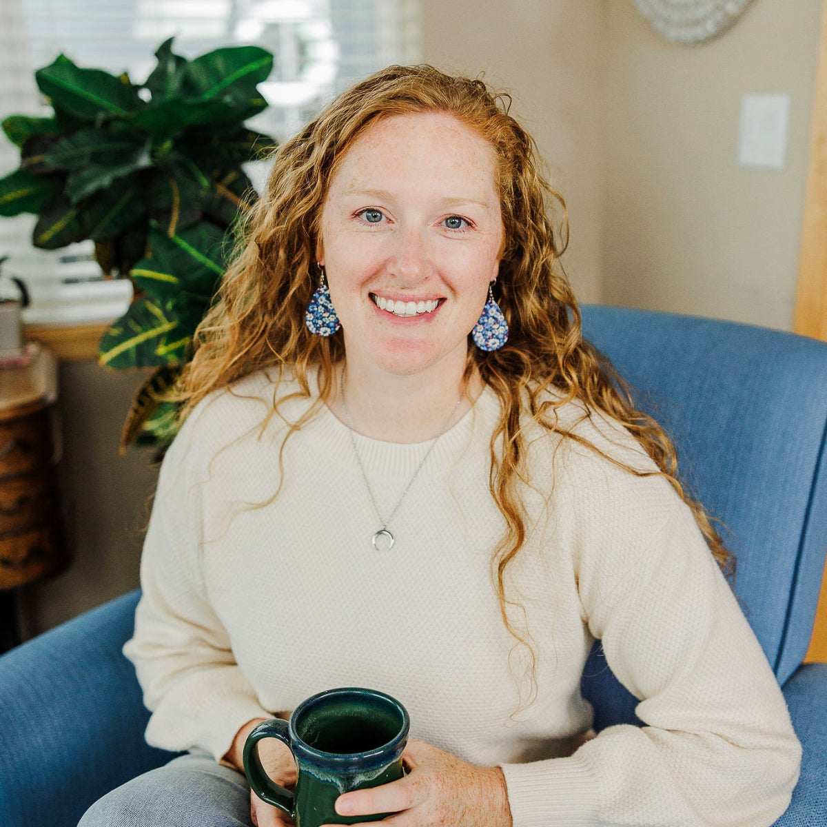 Woman wearing the Kendra statement size 